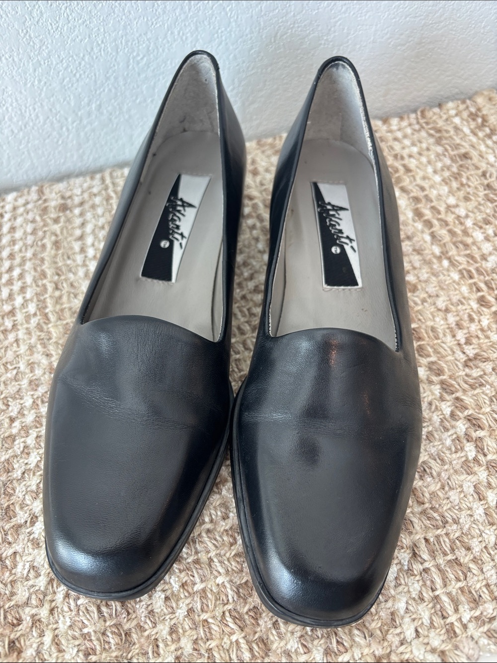 Avanti Black Leather Women’s Loafers